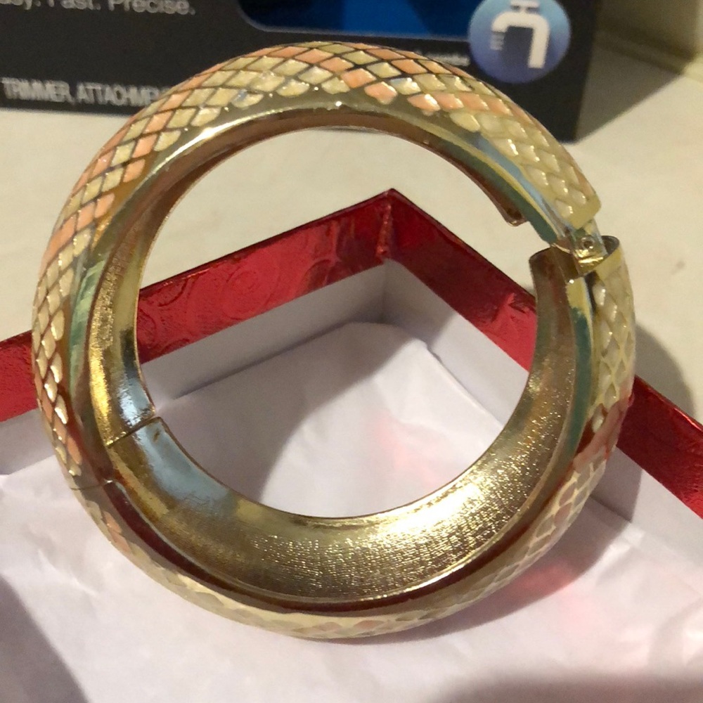 Bracelet - Picture 3 of 3